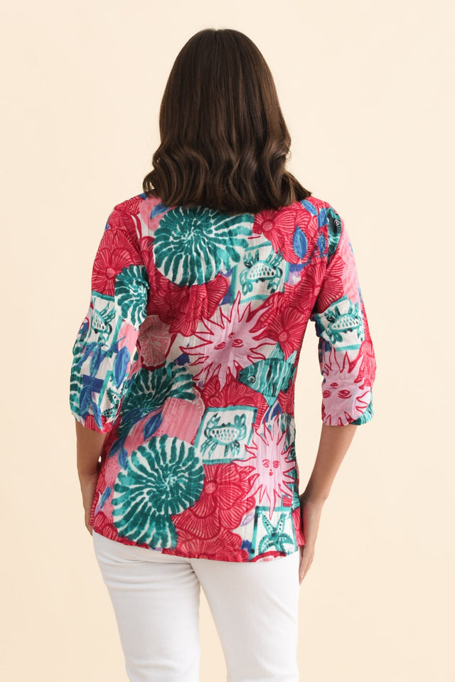Fia Pink Abstract Sleeved Crinkle Cotton Top,Brunette model,alt text|model:MJ image 5
