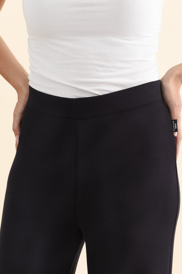 Freedom Dark Navy Wide Leg Pants,Brunette model,alt text|model:MJ image 6