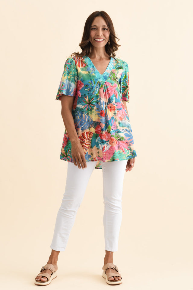 alt text|model:Cara image 6