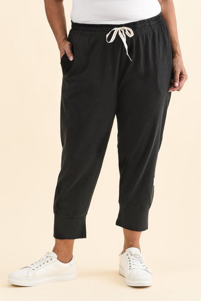 Fundamental Brunch Black Cotton Sweatpants,Brunette model,alt text|model:Pilita image 9