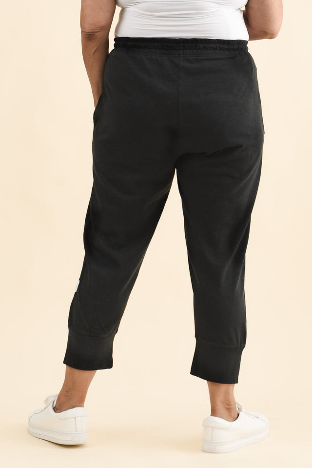 Fundamental Brunch Black Cotton Sweatpants,Brunette model,alt text|model:Pilita image 12