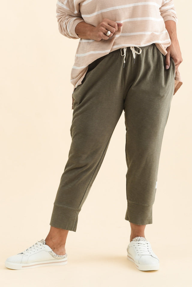 Fundamental Brunch Khaki Cotton Sweatpants,Brunette model,alt text|model:Pilita image 8