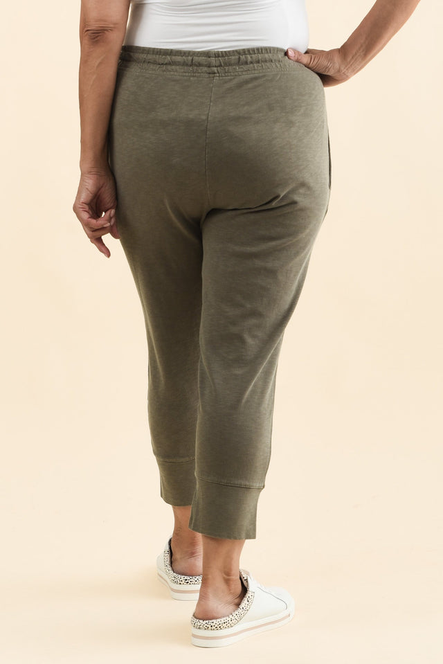 Fundamental Brunch Khaki Cotton Sweatpants,Brunette model,alt text|model:Pilita image 11
