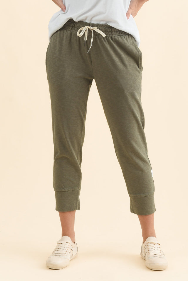 Fundamental Brunch Khaki Cotton Sweatpants,Brunette model,alt text|model:MJ