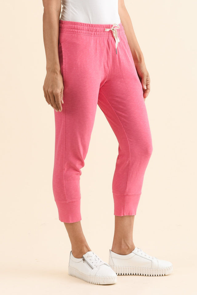 Fundamental Brunch Melon Cotton Sweatpants,Full Body,Brunette model,alt text|model:Cara image 2