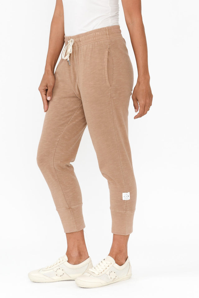 alt text|model:Cara image 7