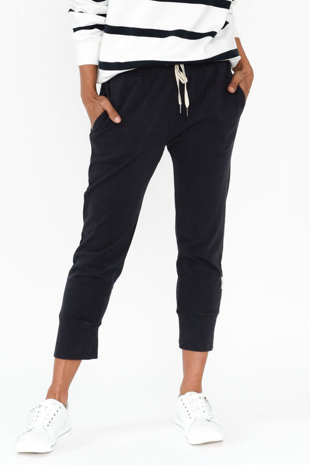 alt text|model:Cara image 2