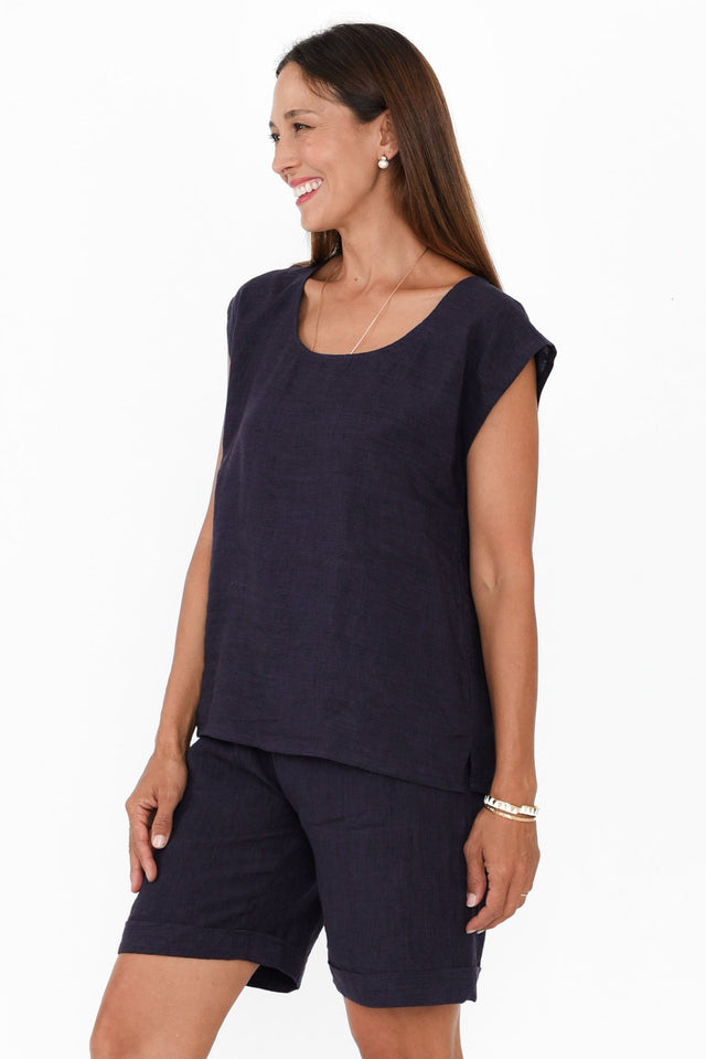 Gabriele Navy Linen Top,Brunette model,alt text|model:Cara image 3