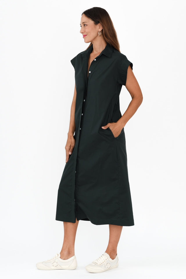 alt text|model:Cara image 4