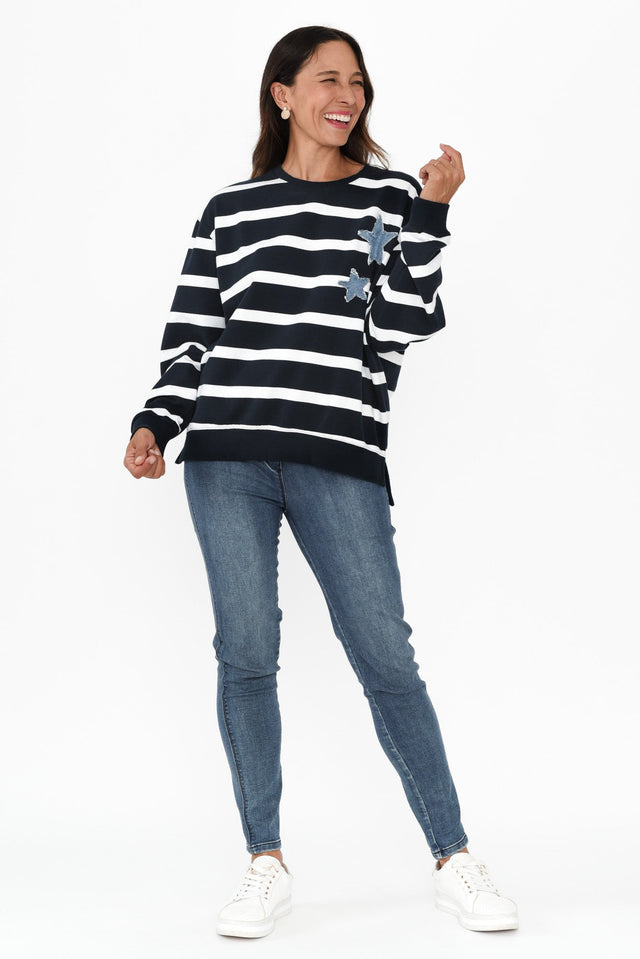 alt text|model:Cara image 3