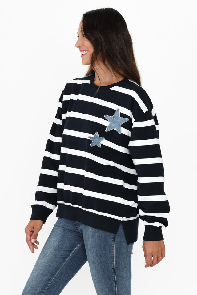 alt text|model:Cara image 4