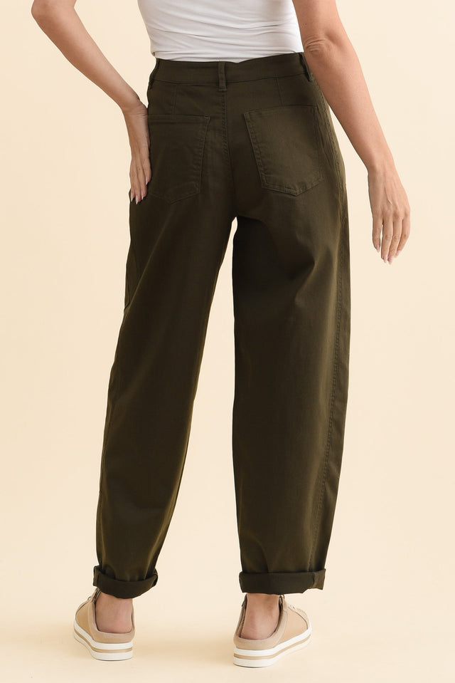 Garner Khaki Barrel Chino Pants,Brunette model,alt text|model:MJ image 5