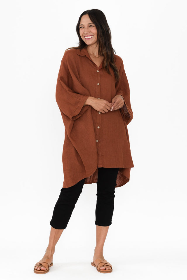 alt text|model:Cara image 3