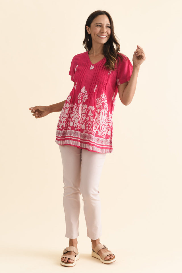 Fia Fuchsia Abstract Crinkle Cotton Top,Brunette model,alt text|model:Cara image 7