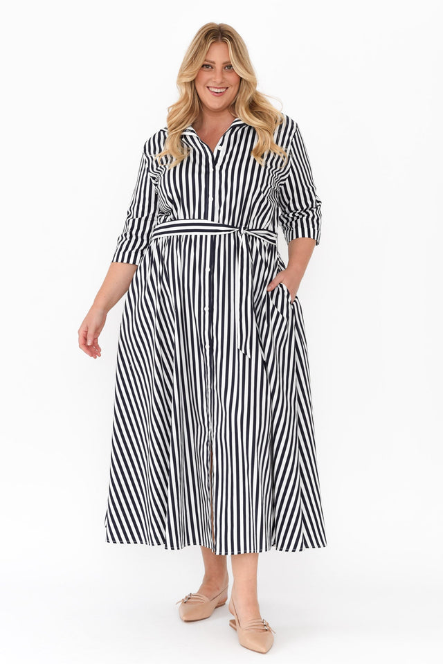 alt text|model:Caitlin image 6