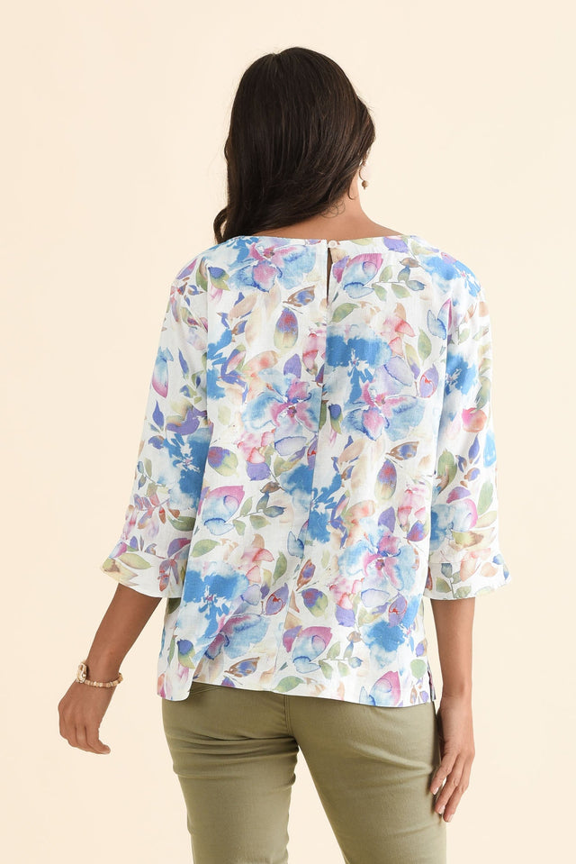 Hartley Blue Bloom Linen Blend Top,Back,Brunette model,alt text|model:Brontie image 4