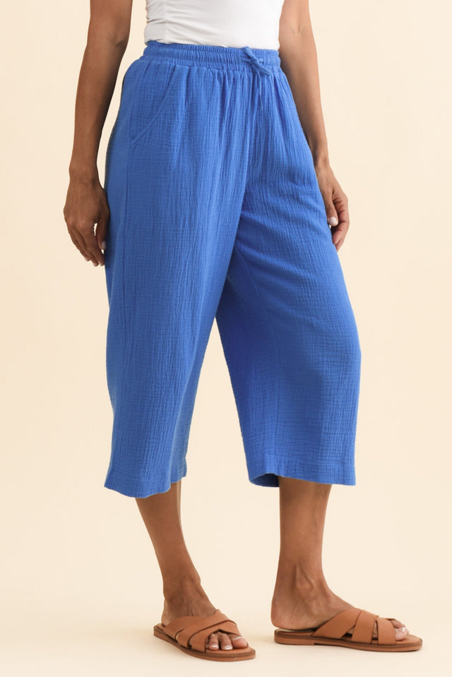 Harvey Cobalt Cotton Cheesecloth Cropped Pants,Brunette model,alt text|model:Cara image 5