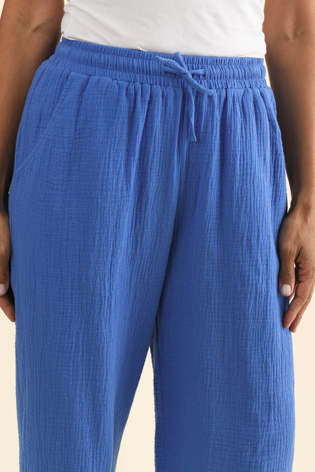 Harvey Cobalt Cotton Cheesecloth Cropped Pants,Brunette model,alt text|model:Cara image 7