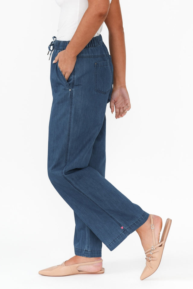 alt text|model:Kirstyn image 5