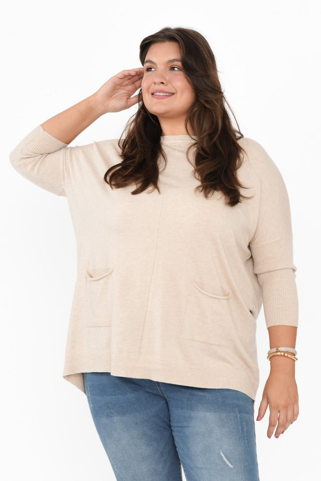 Helsinki Beige Knit Pocket Jumper,Brunette model,plus-size,curve-tops,plus-size-sleeved-tops,plus-size-winter-clothing,curve-knits-jackets,plus-size-jumpers,alt text|model:Gabby