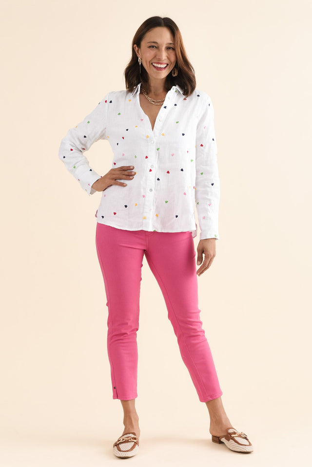 Henne White Heart Linen Shirt,Full Body,Brunette model,alt text|model:Cara image 6