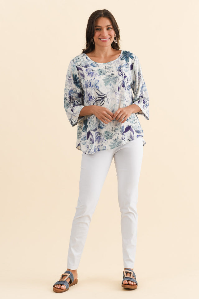 Hepburn Blue Garden Linen Blend Top,Brunette model,alt text|model:Brontie image 7