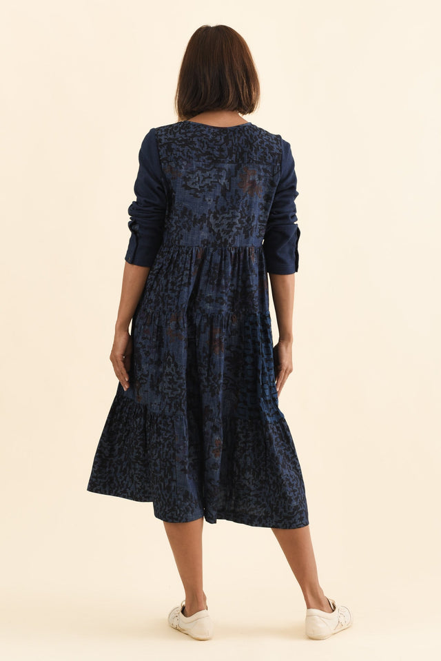 Horai Navy Patchwork Cotton Dress,Brunette model,alt text|model:Cara image 5