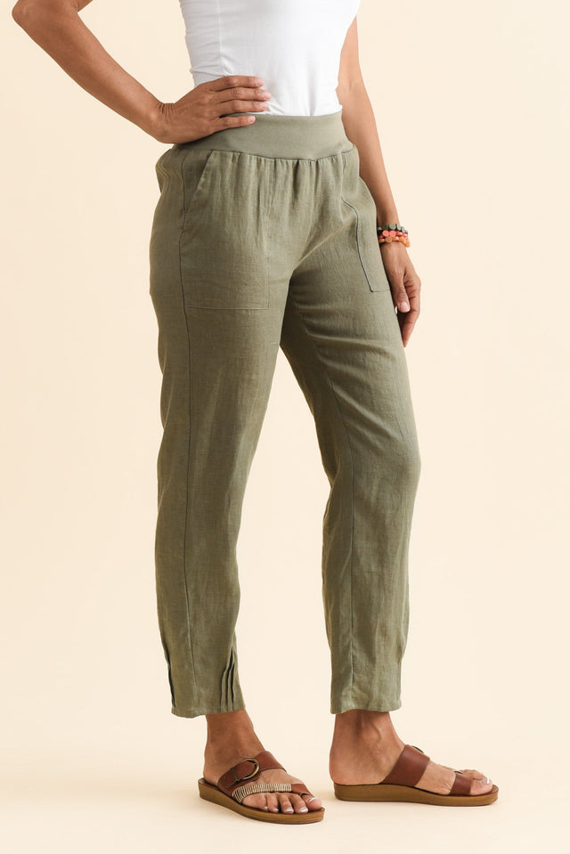 alt text|model:Cara image 4