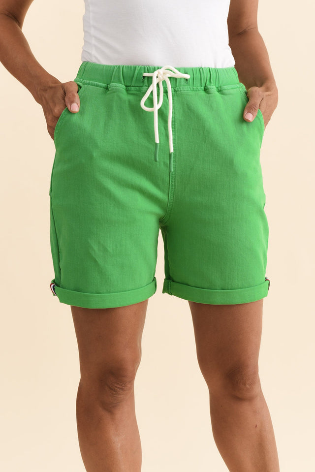 alt text|model:Cara image 5