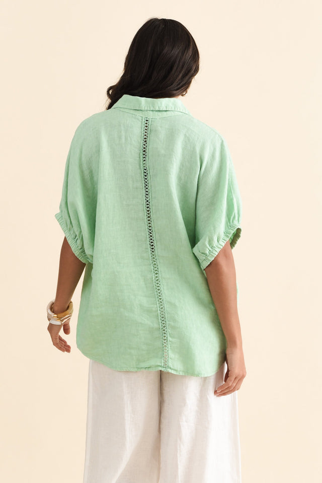 Huntley Aqua Linen Collared Shirt,Brunette model,alt text|model:Brontie image 4