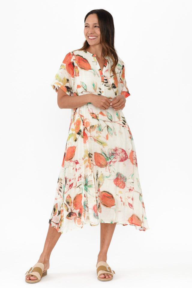 alt text|model:Cara image 3