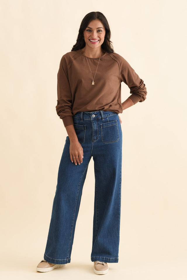 Indie Chocolate Cotton Long Sleeve Tee,Brunette model,alt text|model:Brontie image 7