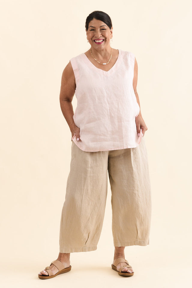 Inez Blush Linen Tank,Full Body,Brunette model,alt text|model:Pilita image 9