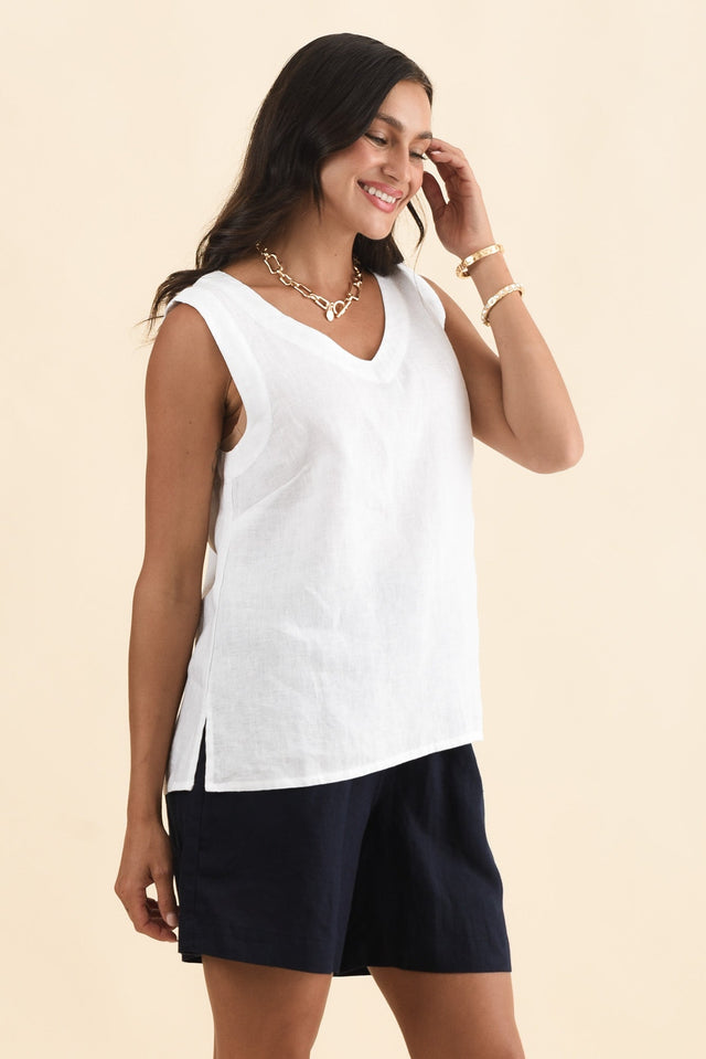 Inez White Linen Tank,Brunette model,alt text|model:Brontie image 5