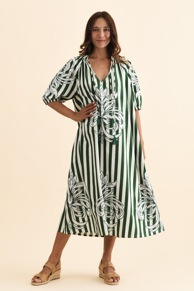 alt text|model:Cara image 3