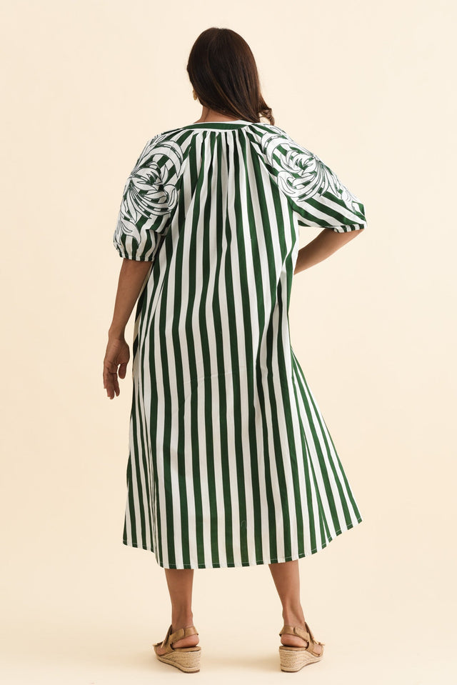 alt text|model:Cara image 5