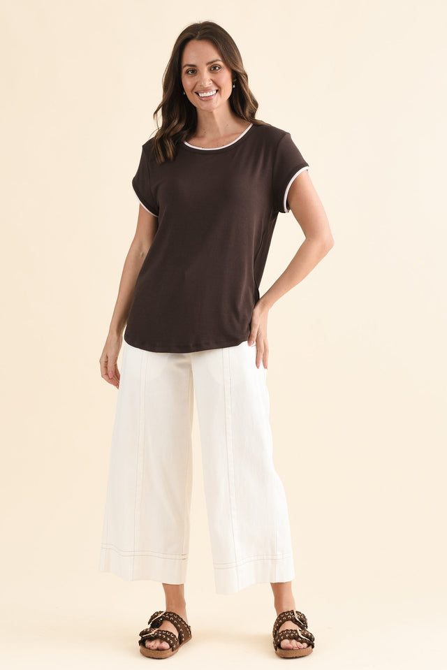Izzy Chocolate Contrast Trim Tee,Full Body,Brunette model,alt text|model:MJ image 2