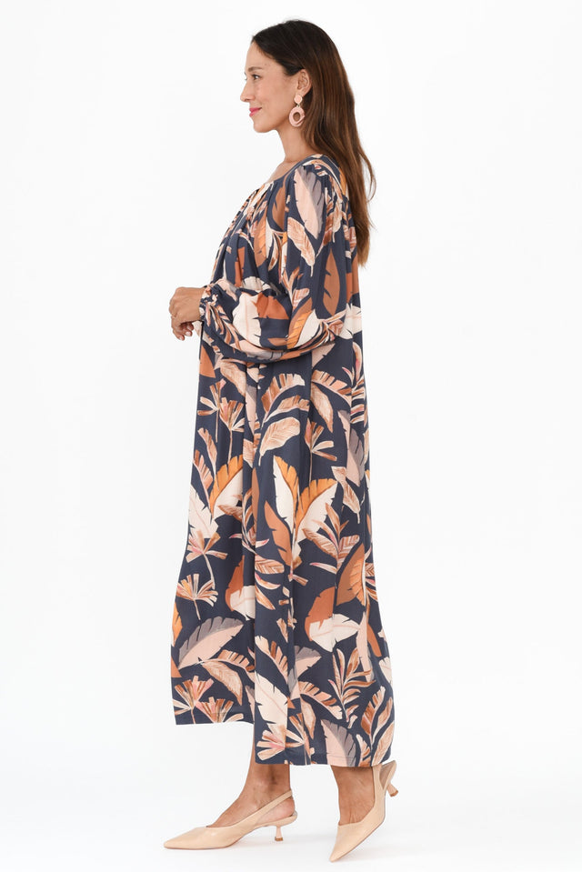 alt text|model:Cara image 4