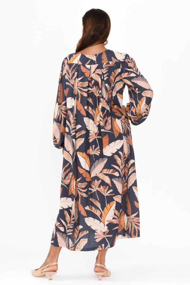 alt text|model:Cara image 5