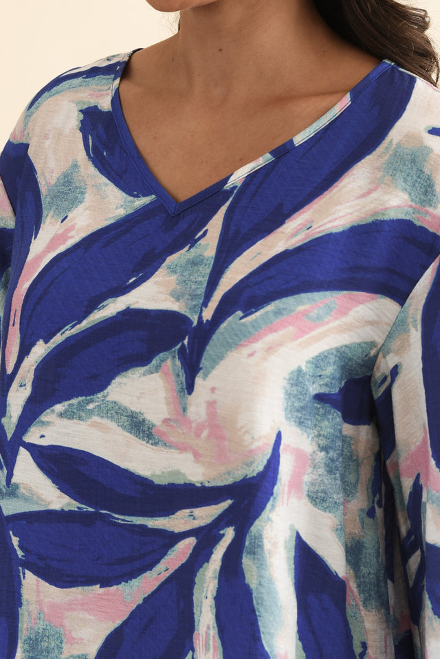 Janelle Blue Leaf V Neck Top,Brunette model,alt text|model:Brontie image 7