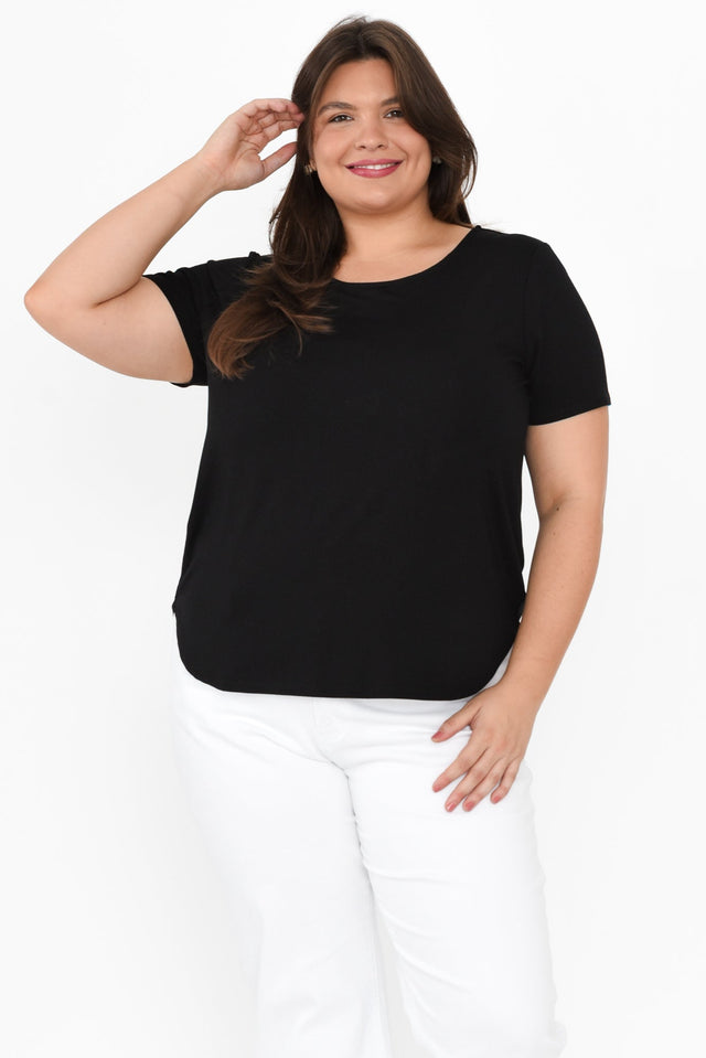 Janis Black Bamboo Tee,Brunette model,plus-size,curve-basics,curve-tops,plus-size-basic-tops,alt text|model:Gabby image 8