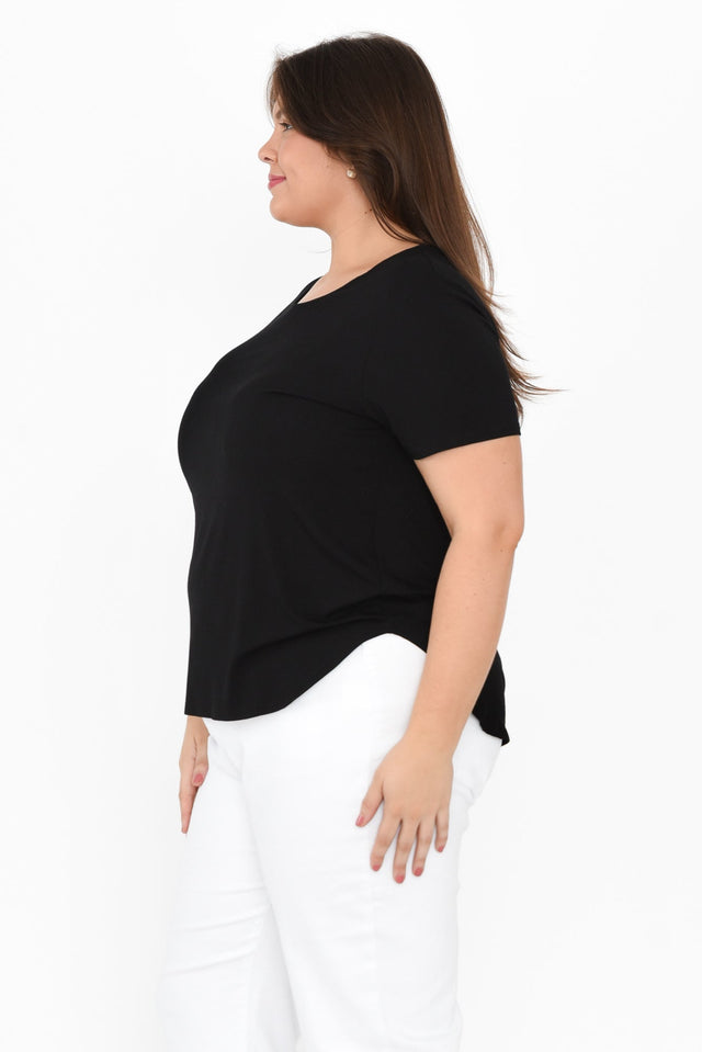 Janis Black Bamboo Tee,Brunette model,alt text|model:Gabby image 9