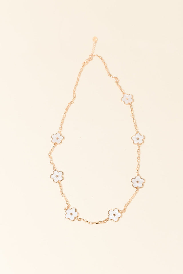 Javia White Flower Chain Necklace image 1