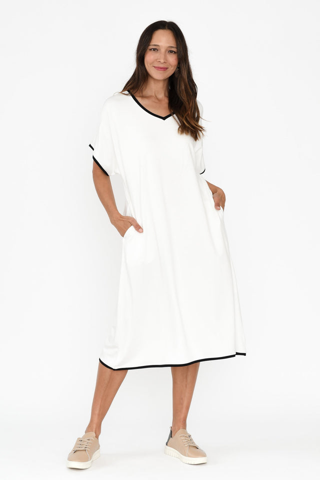 alt text|model:Cara image 8