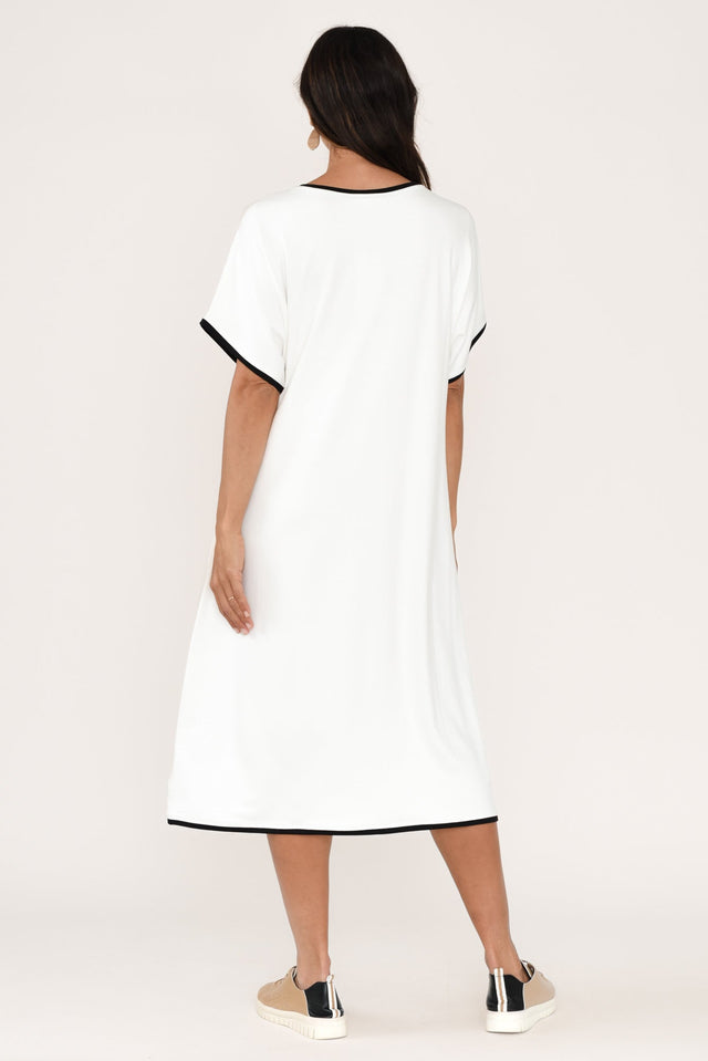 alt text|model:Cara image 6