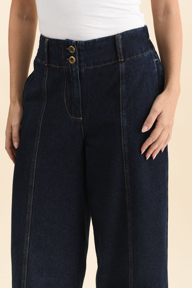 Jocelyn Dark Blue Wide Leg Jeans,Detail,Brunette model,alt text|model:MJ image 6