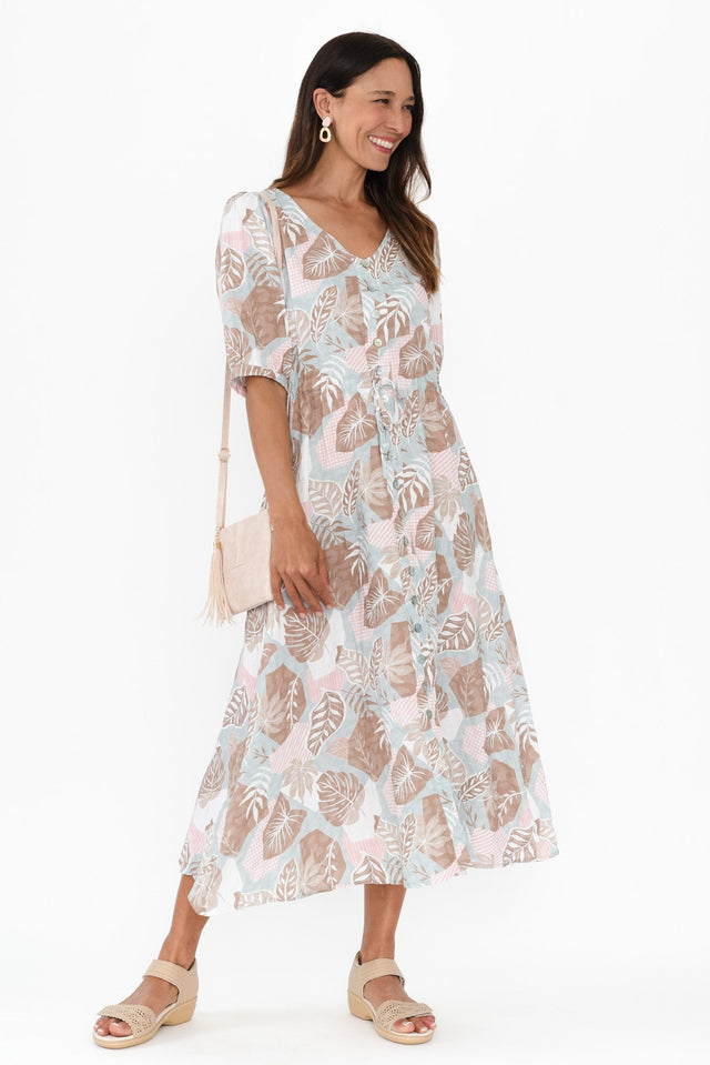 alt text|model:Cara image 1