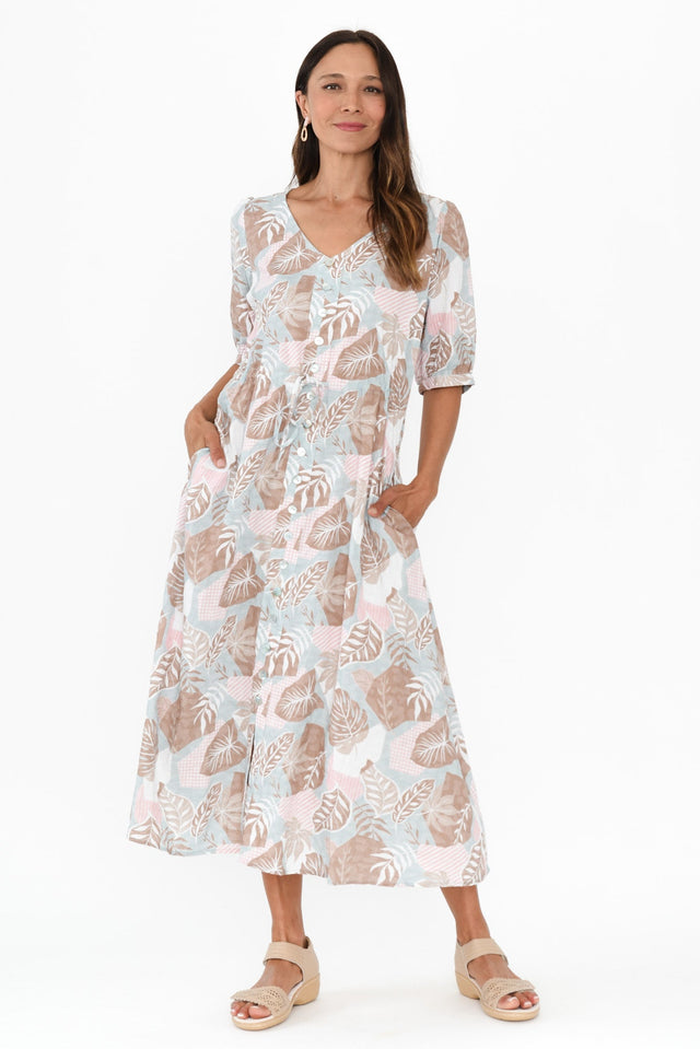 alt text|model:Cara image 3