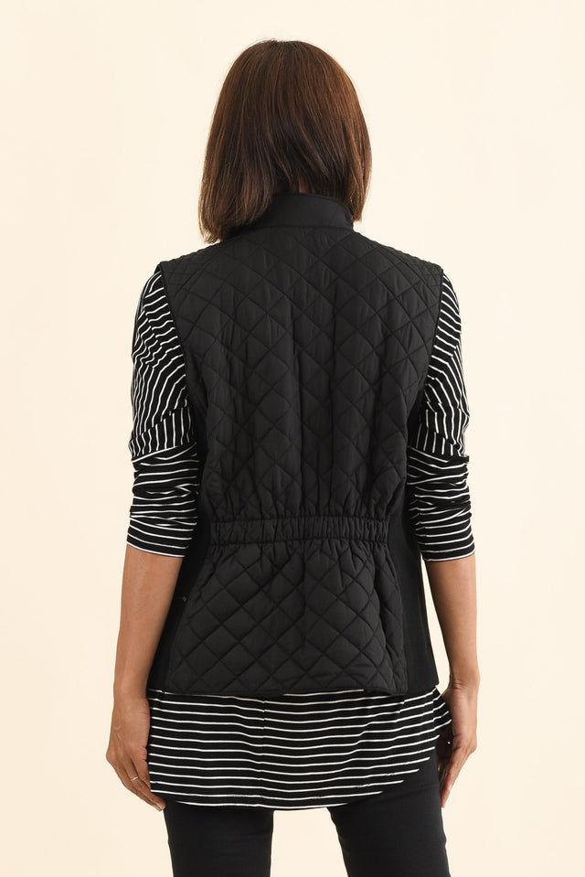 Joey Black Puffer Vest,Brunette model,alt text|model:Cara image 6