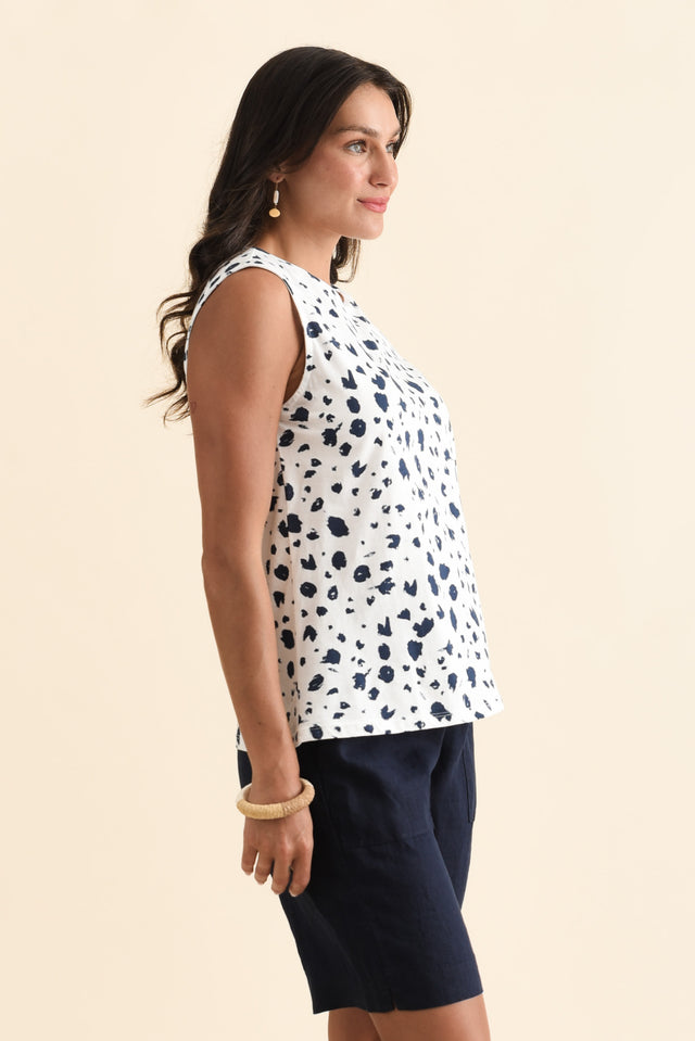 alt text|model:Brontie image 4